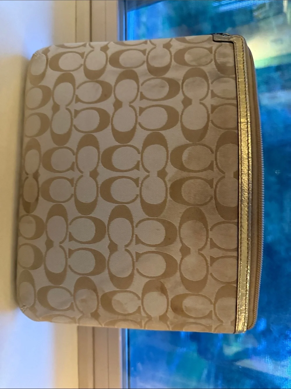 Coach Tablet Sleeve Signature C iPad/Tablet Zip Case Daisy Poppy Applique Khaki